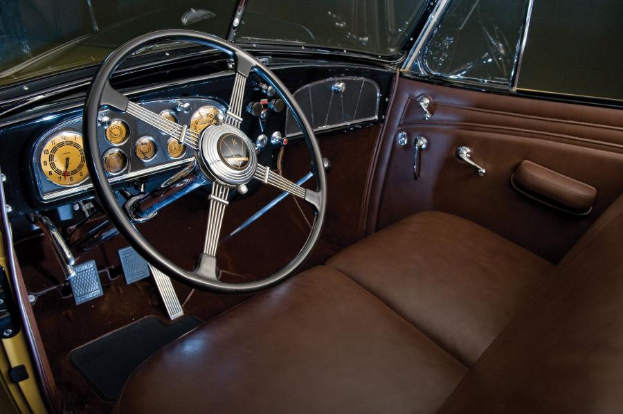  Cadillac Series 452D V16 Imperial Convertible 1935 года  (фото 6 из 7)
